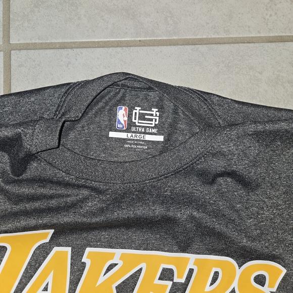 Lakers Mens Gray T-Shirt - Picture 2 of 2